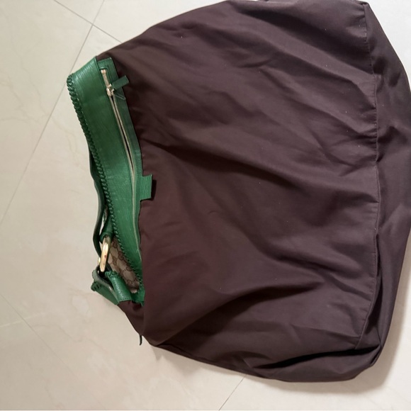 Gucci Beige and Green Hobo Bag - Picture 13 of 14